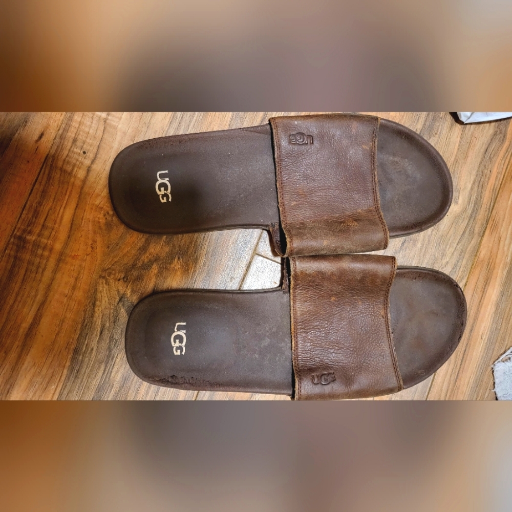 UGG Men Slip On